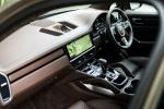Porsche Cayenne Turbo 2018 года (JP)